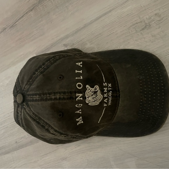 Magnolia Farms Black Cap - Picture 1 of 3